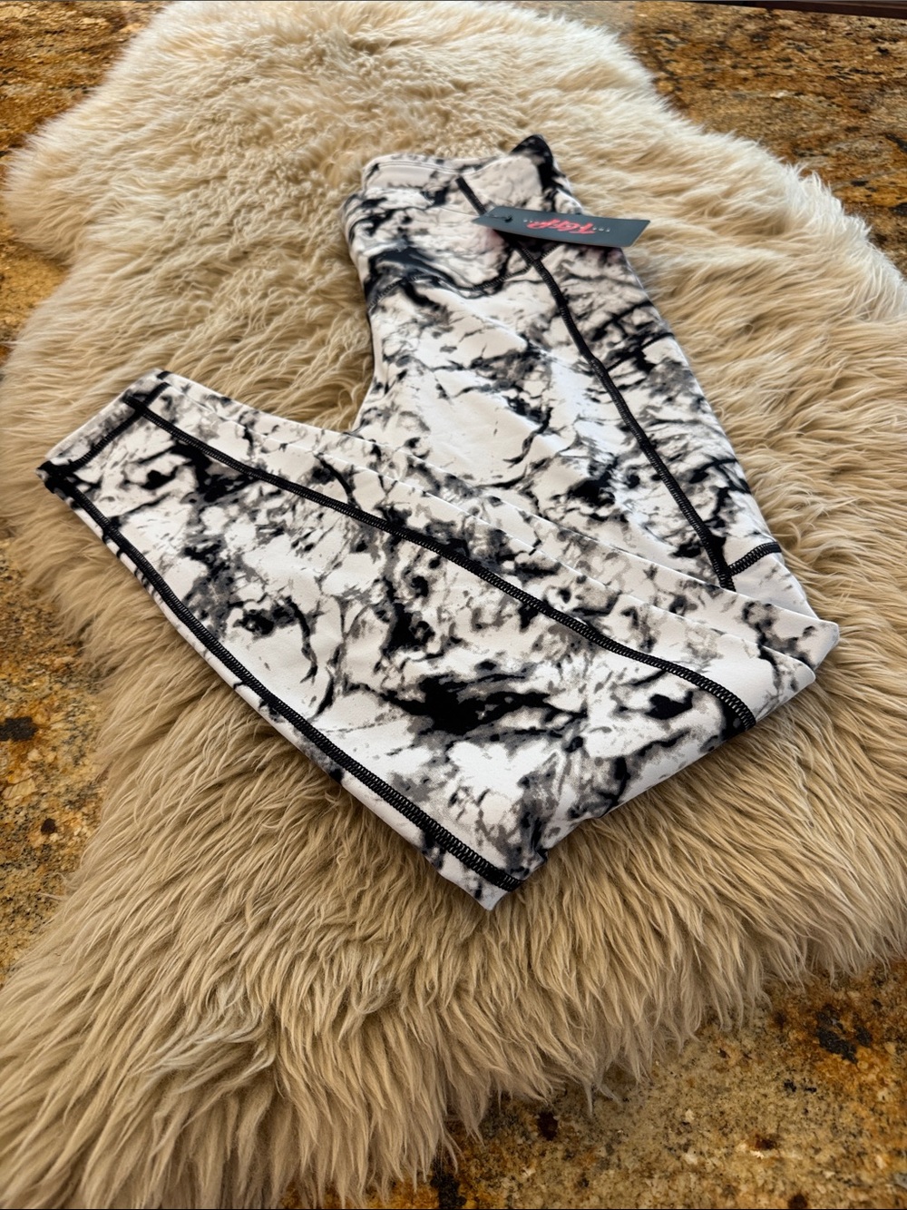 NWT The Gym People pocket leggings. White and black marble. Size small. - Picture 1 of 5